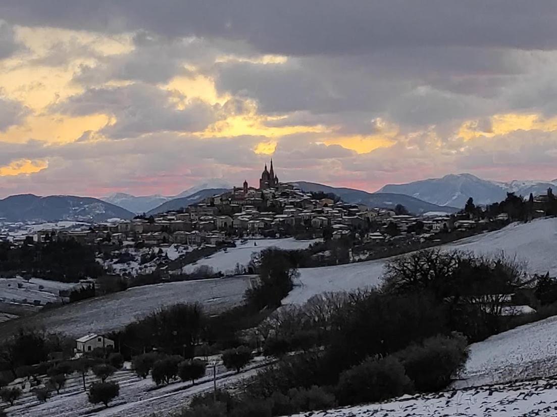 Casa Vacanze Angelica Ostra Vetere Exteriér fotografie