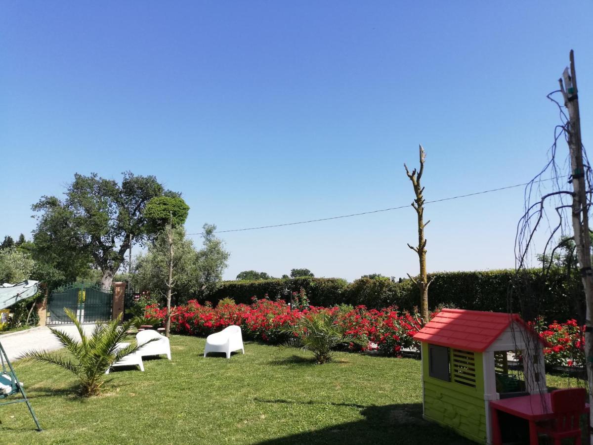 Casa Vacanze Angelica Ostra Vetere Exteriér fotografie